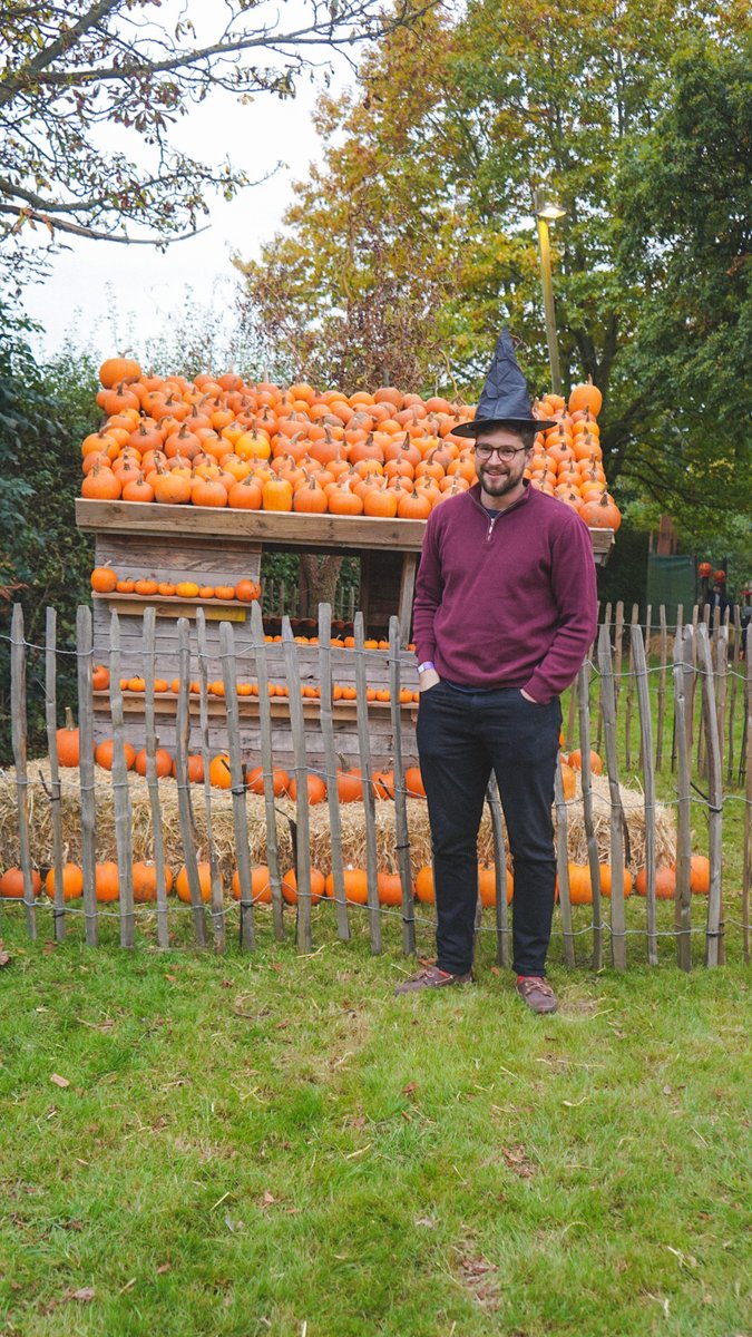 mygrumpybf's tweet image. All these ghosts and I still can’t find a boo 🙃

Psych he’s right here! And yes, I made him put the hat on, and no he will not be pleased that I posted this trio 🤣 pls show George’s resting witch face some love xoxo