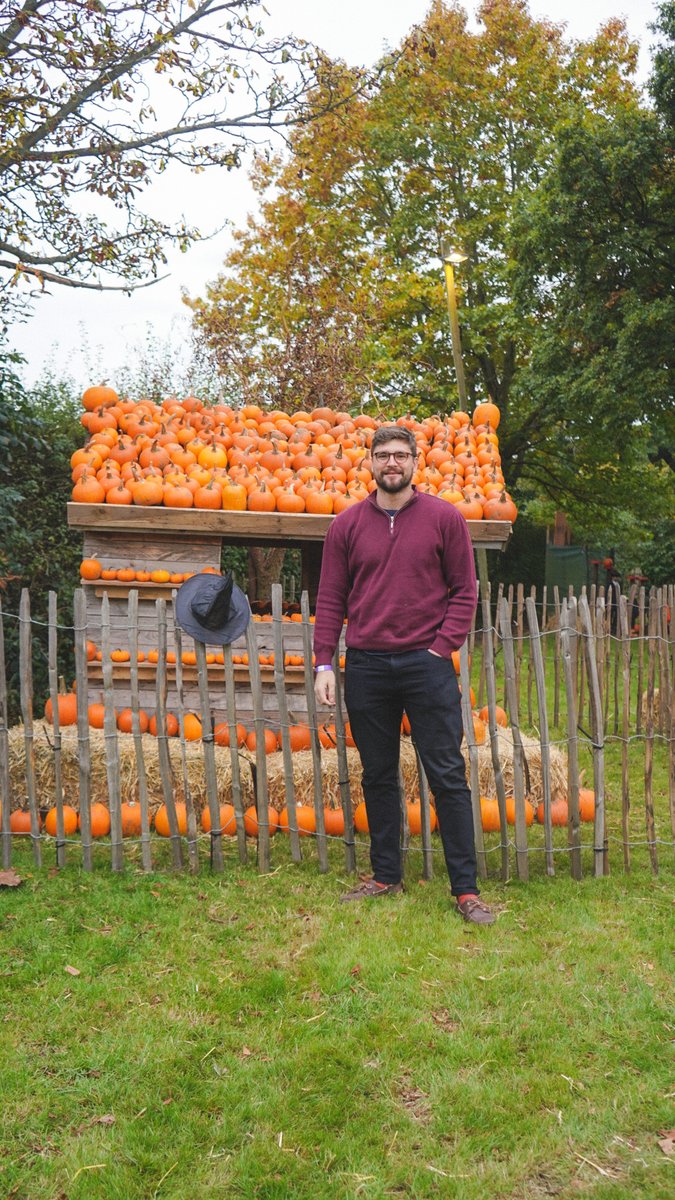 mygrumpybf's tweet image. All these ghosts and I still can’t find a boo 🙃

Psych he’s right here! And yes, I made him put the hat on, and no he will not be pleased that I posted this trio 🤣 pls show George’s resting witch face some love xoxo