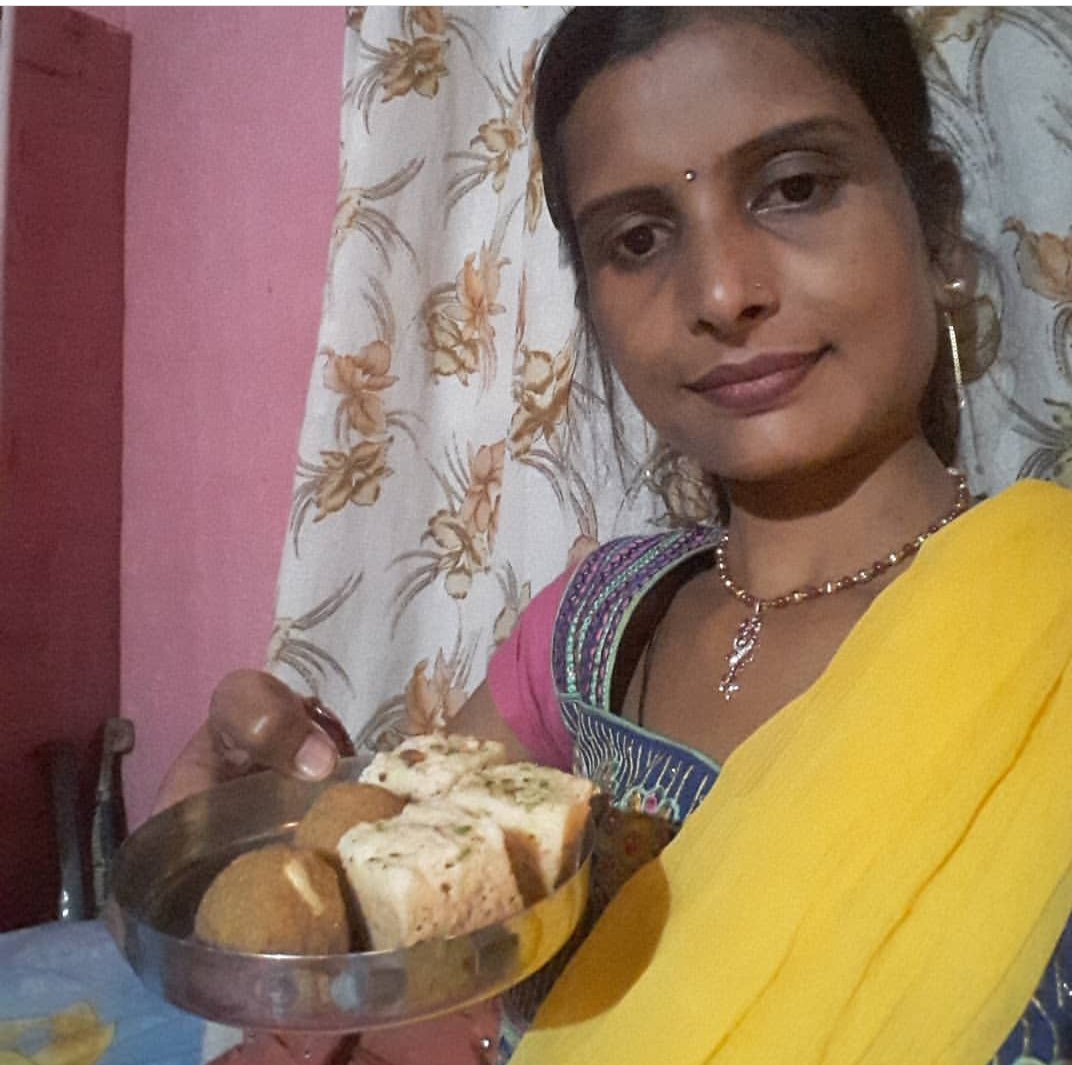 PritiNivoriya's tweet photo. @ChukdeSpices Besan Ka Ladoo&amp; Mysoor Pak  Adds🥳🥳😋😋✌️✌️ #SwaadKaDhamaka in My Diwali Celebrations.

@ChukdeSpices  
#ChukdeSpices #Contest #DiwaliContest #SpiceForLife

Tag
@invisibleindra1 @BirjuDamani @aakash_beast786 @sengodan4 @Subrata37606833 @Rahulrahs @nikp_05 https://t.co/hoftY2ByW1