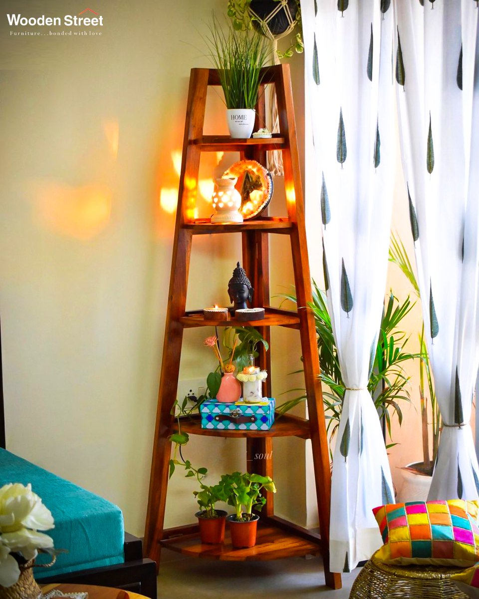 Elegant design, offering descending shelves that can hold a variety of things, from books to decorative vases to souvenirs. Shop Now https://t.co/TSnDlZOmoa
.
.
.
.
#woodenstreet #furniture #furniturebondedwithlove #diwalidecor #colorfulhome https://t.co/tOX7woH07Y