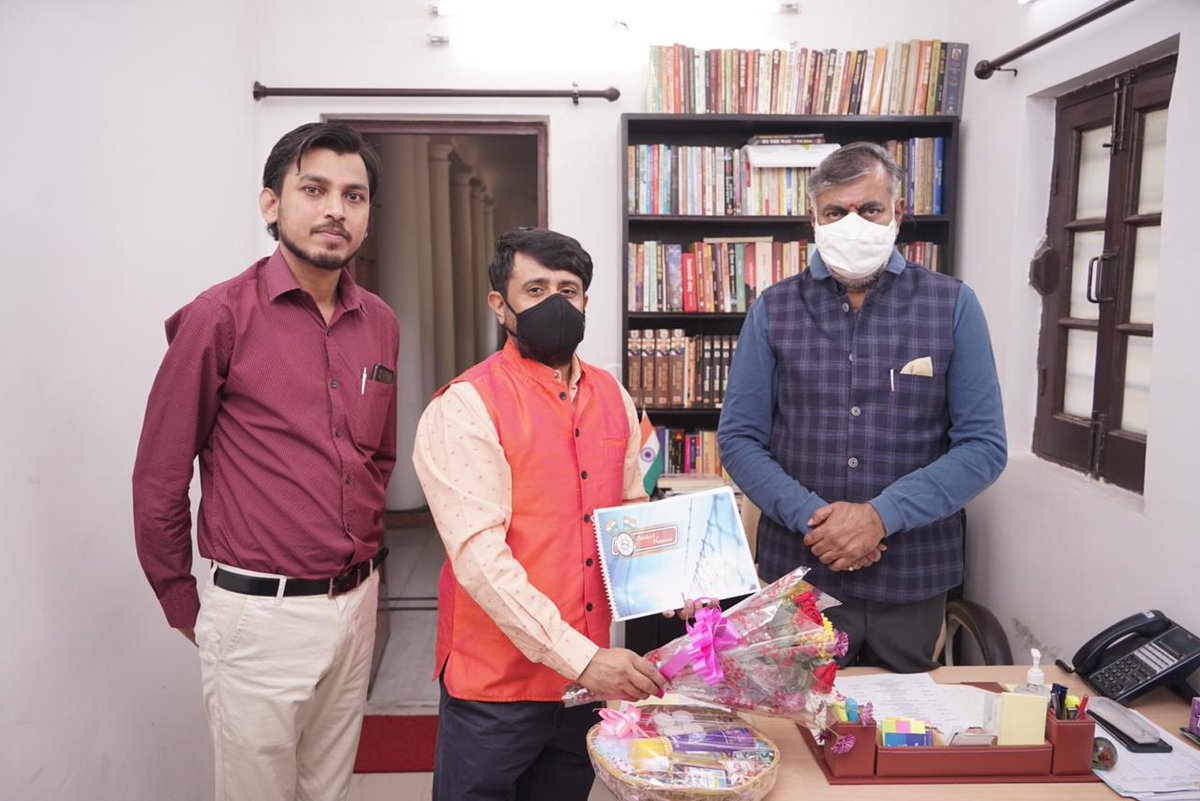 zenitholidays's tweet photo. Our Director, Mr Manoj Mishra and Documentation Head, Mr. Sandeep Dubey had a meeting with the Honorable Minister of Tourism, Government of India, Shri @prahladspatel to give him a brief about our innovative Tourism Project #Ride4unity (https://t.co/woYlxhAppT)
@tourismgoi https://t.co/YRdhtHVWUe