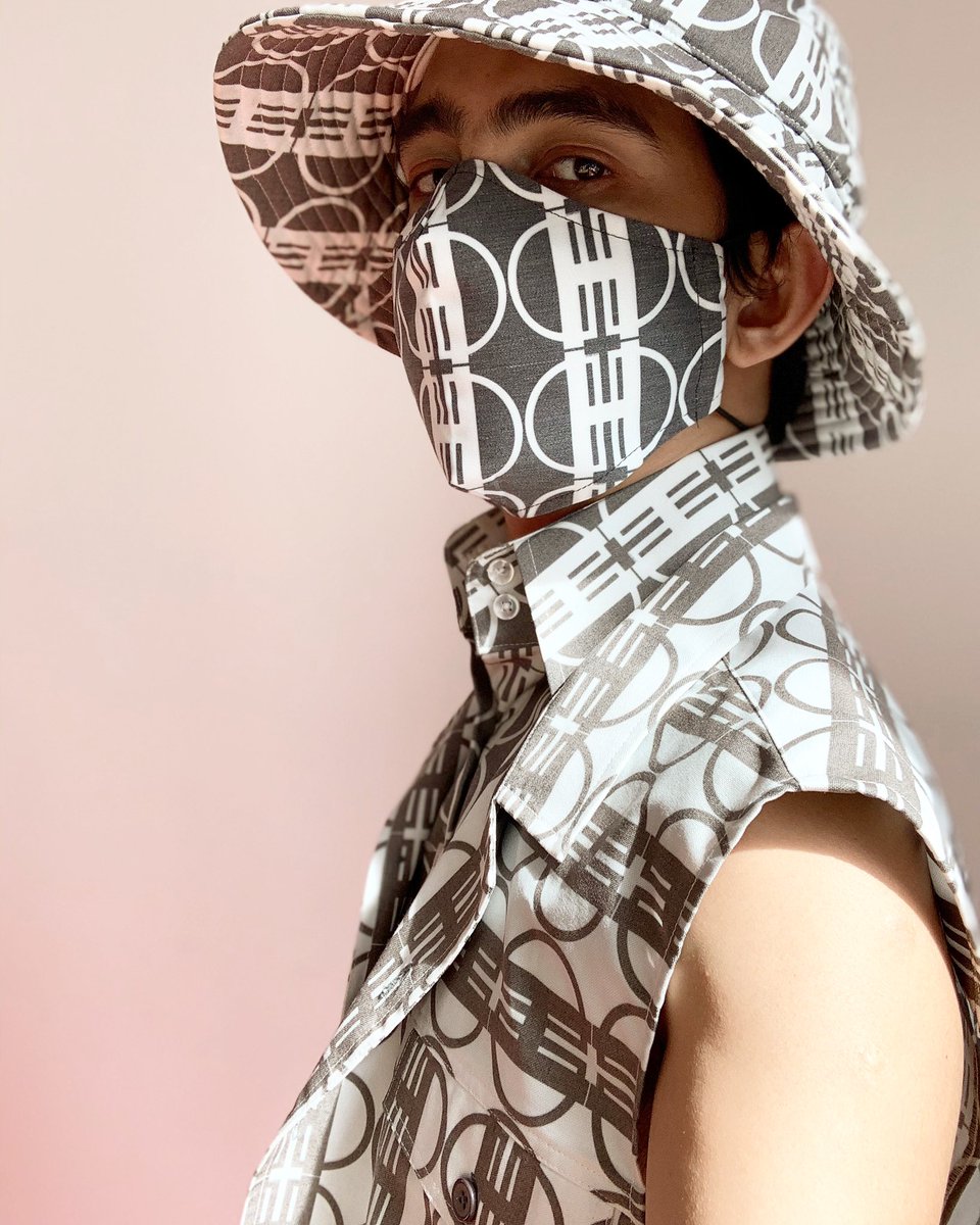 hattadolmatHDC's tweet photo. Mask on! Siapa suka mask ni ? #HDMONOGRAM SOON to be released! The full sustainable collection first in Malaysia by your truly! Kalau proud like or rt kalau tak. Takpe tgk je 😝😅♻️ #Sustainable #hattadolmat #hdmonogram2021 👉🏻 https://t.co/KfGU7dGUMZ https://t.co/GILKTbWyN6