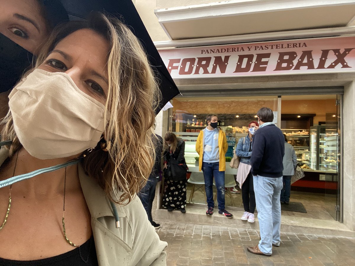 majogarciadoce's tweet photo. Para conocer el auténtico producto local y artesanal que caracteriza #Lloseta visitamos #FornDeBaix -el jardín de las delicias ➕ dulces - y @teixitsriera, empresa familiar q desde hace 4 generaciones fabrica tradicionales #TelesDeLlengües. 

📲 #mallorcainspires #somdemallorca https://t.co/xvIf69PTL2