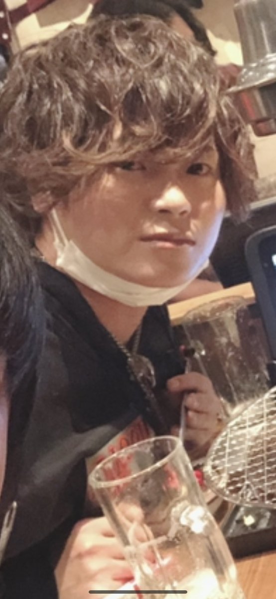 haruto_omedeto's tweet photo. データフォルダ見返したら
知らないやつと焼肉食べてる写メあってずっと思い出せなかったけど
やっと思い出した。
翔陽さんだった🤦♂️
#gdozone #gdnitro #gd翔陽
#またいきましょ #泥酔 #ちくび https://t.co/dAJC03IC36