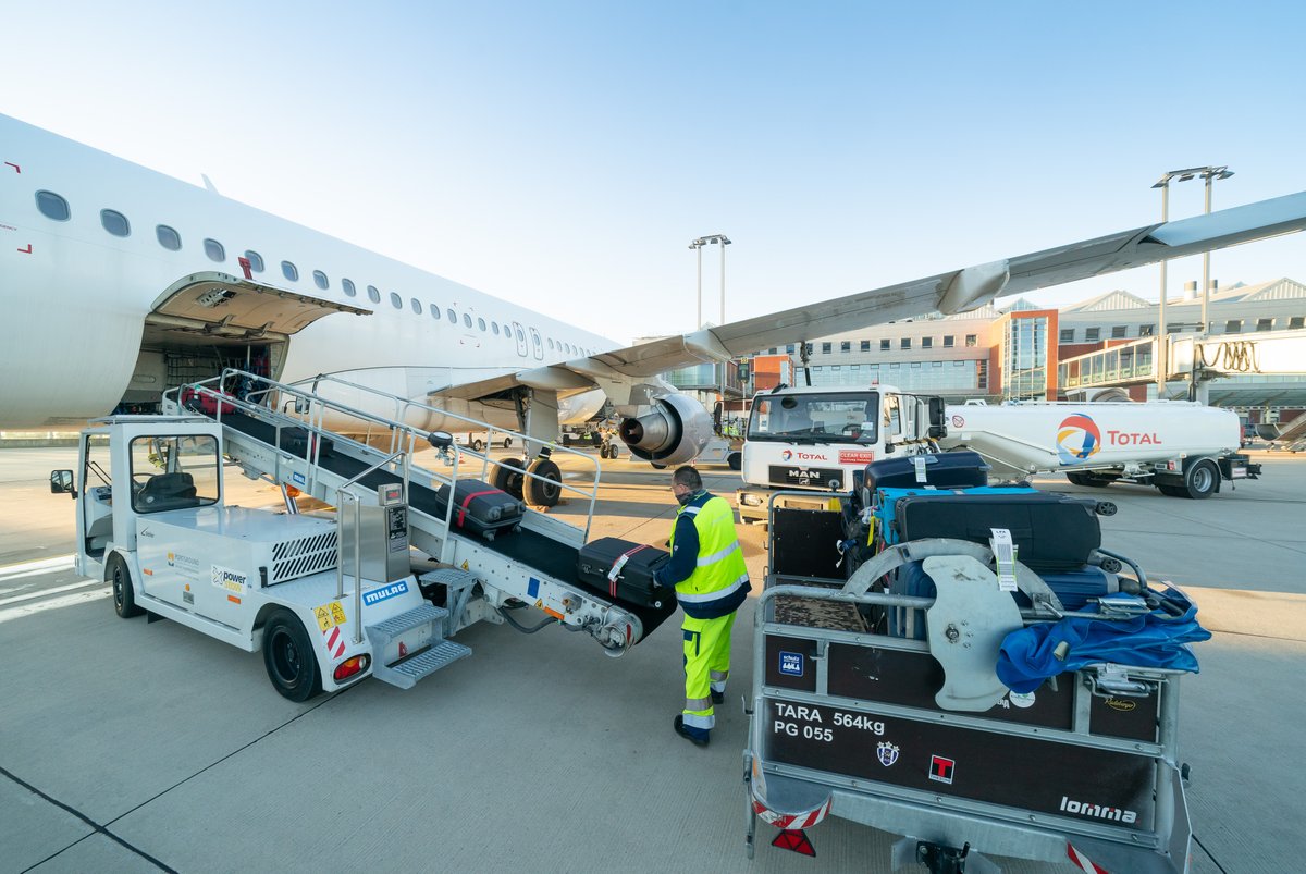 dresden_airport's tweet photo. 🛫 Die Fluggesellschaft #Sundair ist am Samstagmorgen erstmalig in dieser Wintersaison vom #dresdenairport nach #GranCanaria und #Fuerteventura gestartet. ☀️ Außerdem verbindet die Airline im #Winterflugplan auch #Dresden mit #Teneriffa. ✈️ https://t.co/LSkg2iA2Ea
