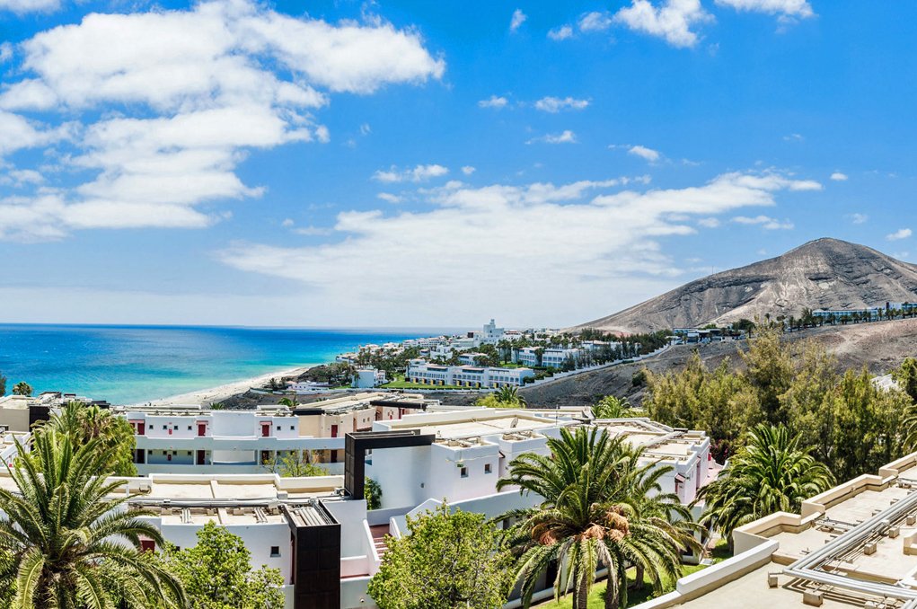 🛫 Die Fluggesellschaft #Sundair ist am Samstagmorgen erstmalig in dieser Wintersaison vom #dresdenairport nach #GranCanaria und #Fuerteventura gestartet. ☀️ Außerdem verbindet die Airline im #Winterflugplan auch #Dresden mit #Teneriffa. ✈️