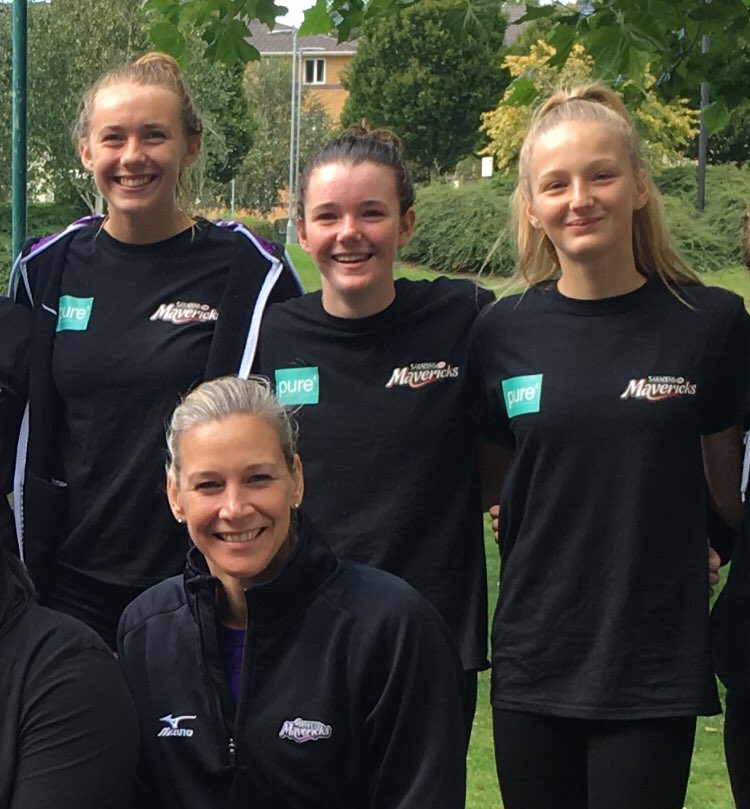 Give us a smile if you are grateful and proud to represent @MavericksNpl and are going to work your socks off for your first Roses Academy Selection Day in Dec @Rustynail909 @teamallanson @PippaD11 @zoeallanson1 @josie_groves1 @katratnapala #RelishTheOpportunity #TogetherSaracens