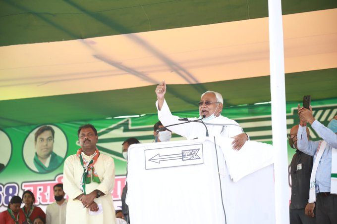 DeshKaHaalChaal's tweet photo. Nitish ji doing as much possible things for the betterment of Bihar.
BiharBole Nitish Kumar
#NitishSangBihar #NitishKumar #nitish4bihar #BiharWithNDA #Bihar #BiharPolls #BiharAssemblyElections2020 #BiharElection2020 #Nitishforbihar https://t.co/oMHFPruhot