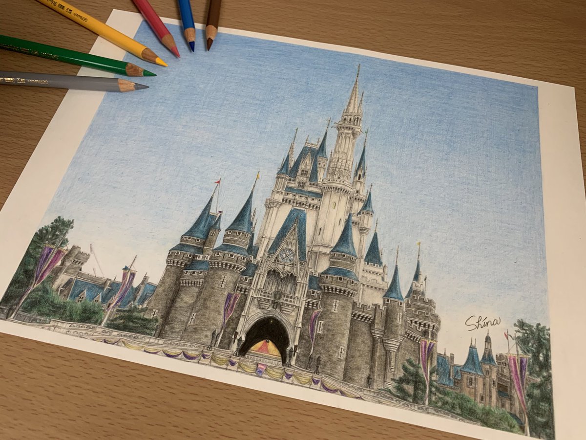 しーな 色鉛筆でシンデレラ城を描きました やっっっと完成です 長かった T Co Hfw13byb69 Twitter
