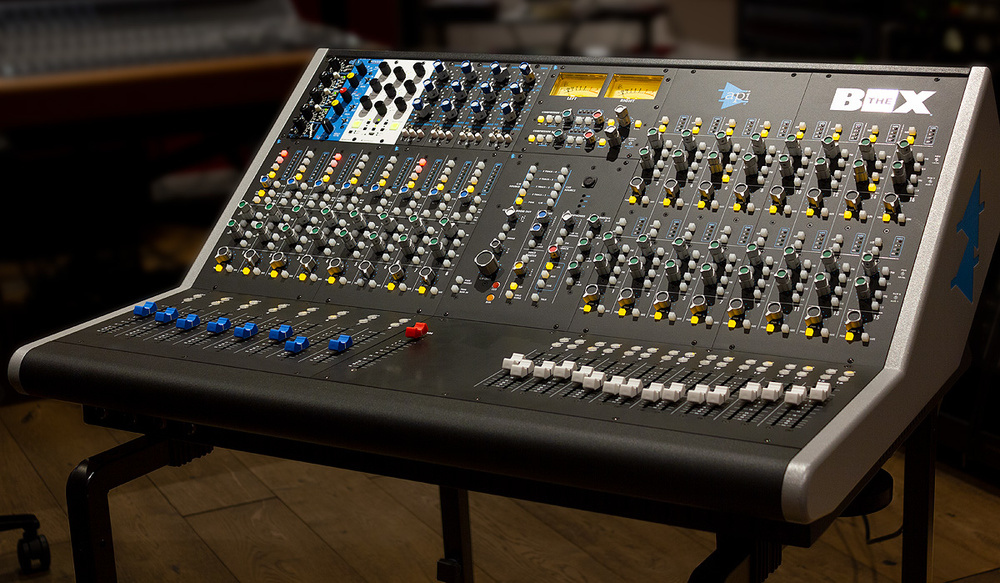 soundonsoundmag's tweet photo. In the May 2020 edition, we reviewed The Box 2 from @APIaudio a new and updated version of the original The Box analogue console
https://t.co/pCpzFEalOr
Every day we highlight a great SOS article in our MORNING POST.
#apiaudio #TheBox2 #mix #console #analogue #recordingstudio https://t.co/693DgoSEul