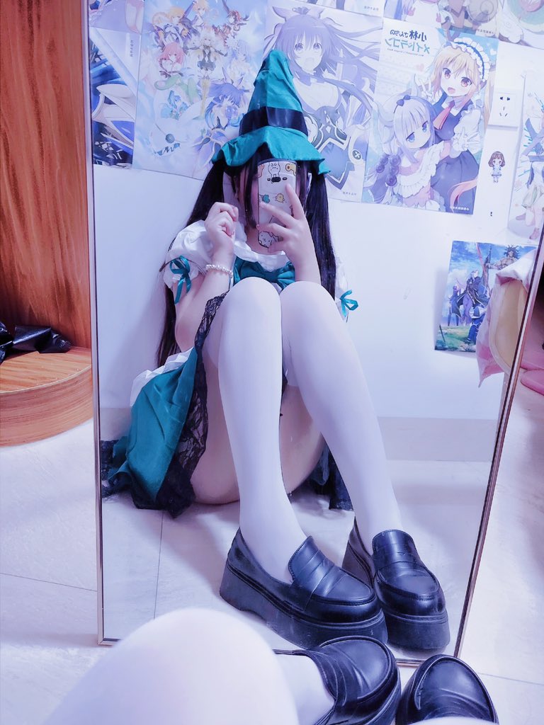 我是魔法仙子，我要把你们全部变成我的仆人，帮我去赚钱，我就负责可爱 https://t.co/Ci1qe9mqnX