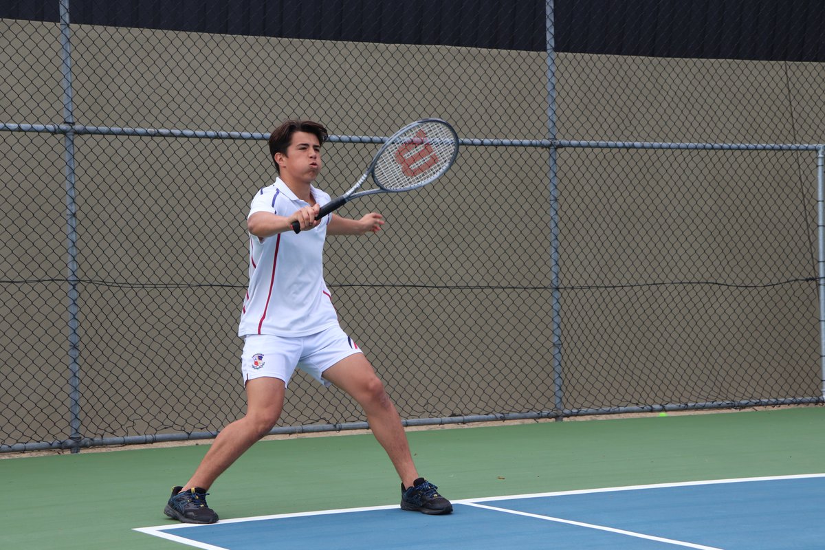 JoeysTennis's tweet photo. 5ths &amp; 6ths battling it out vs High at home this afternoon. https://t.co/HlKu9tnGMV
