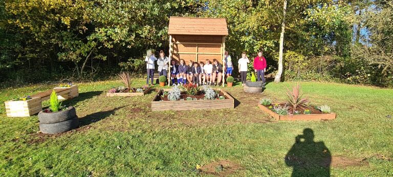 junior_bede's tweet photo. Brilliant to finish off the well-being garden this week. The students should be so proud of what they have achieved over the last 7 weeks. They turned a previously derelict area into a beautiful place for reflection and meditation #BedesWellBeing https://t.co/U5qAmXR0Za