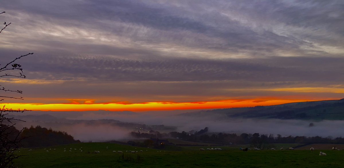 WmhFarm's tweet photo. Sunset over Haydon Bridge last night https://t.co/kPpRuzb6JE