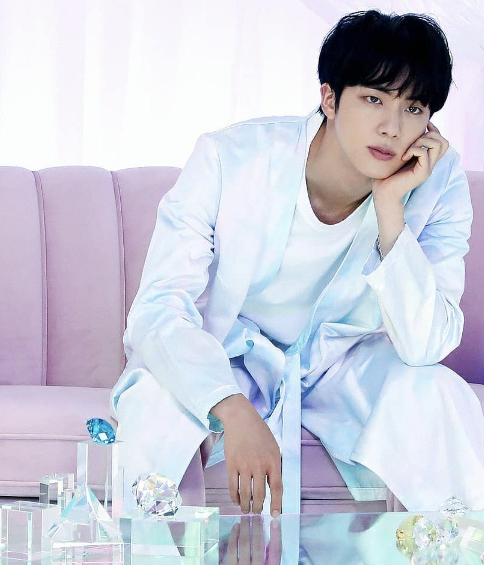 i dont know anyone more stunning,,, these colors surrounding him, fit him so well.