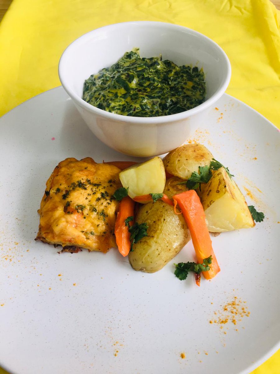 kingSnezzo's tweet photo. The Lecturer of Culinary Studies in East Cape Midlands College The Food. Let me reintroduce myself I'm Sinethemba Mhlambiso a professional chef, voice over artist and an upcoming radio and TV presenter. Please support myself hustle in all angles nam ndifuna upopa bafethu ❤❤. https://t.co/Eb4Dkeo7ol