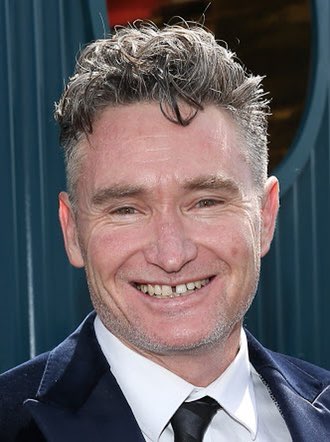 3/ I’m going to confess here that I don’t follow Hughesy but it’s not super personal. It’s because it weirds me out that he looks like the older brother of my younger brother and what the hell is that about - WHO IS YOUR DADDY?