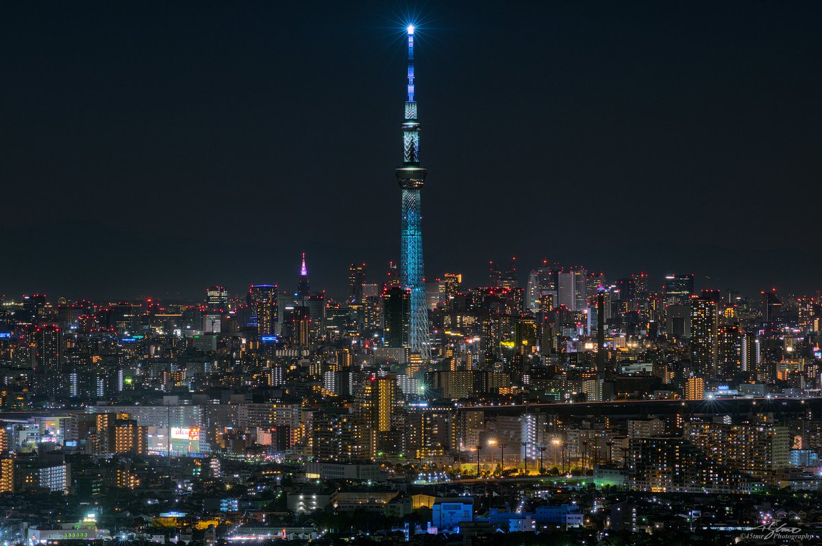 45tmr's tweet photo. 光をまとった東京のランドマークが美しい https://t.co/mPWWQcmZ5j