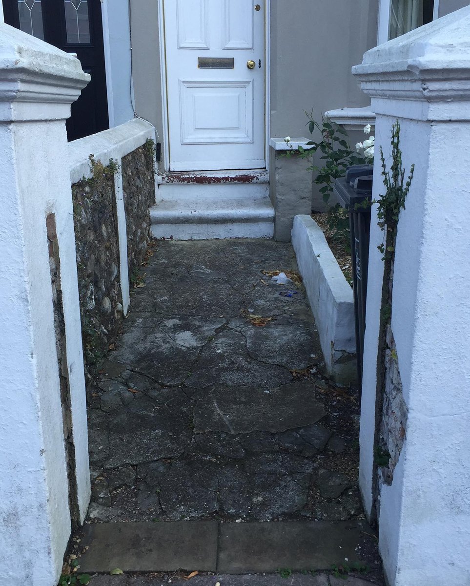 😍 I just love seeing your transformations - isn't incredible what a lick of paint can do! 

Just beautiful @houseofwhitcliffe 😘

#victorianterrace #frontdoor #originalcharacter #victorianrenovation #originalfeatures #frontdoordecor
#decoratingcentreonline #dco
