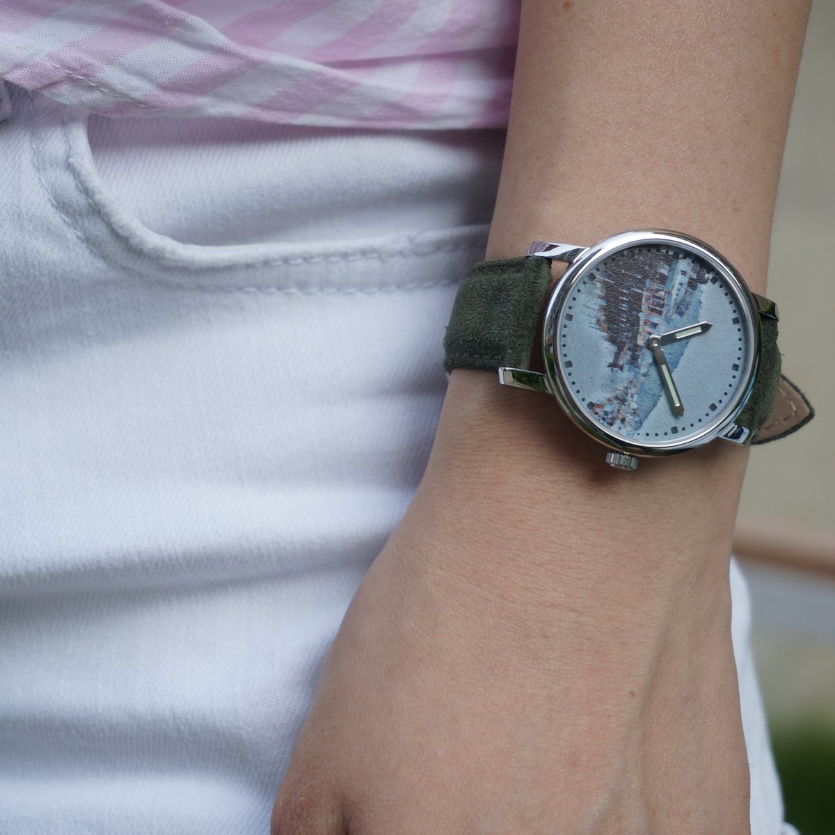 SeleneWatches's tweet photo. 在繁忙的都市找到一處可以去感受風土人情的地方。這條漁村展現了濃厚的傳統色彩，其獨特的水道、兩旁的棚屋再加上三面環山，本身就是一幅美麗的風景畫。

https://t.co/PAM9Bb8drr

#taio #大澳 #matselene #selenestore #selenewatches https://t.co/XCcyRTeLMF