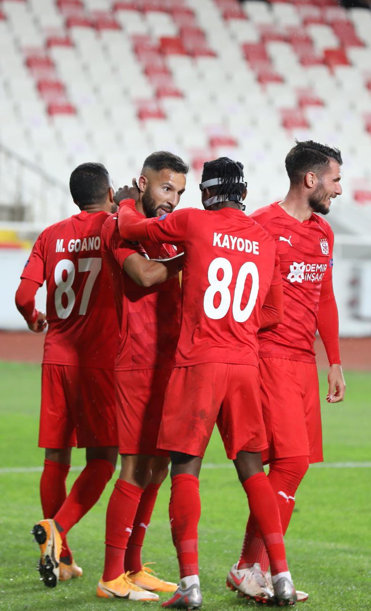 kayode_larry_8_'s tweet photo. We gave our all and happy we achieved our goal last night...we keep thriving and pleased for my goal...well done mates 💪🏿🙏🏾 https://t.co/vMk50ndS4b