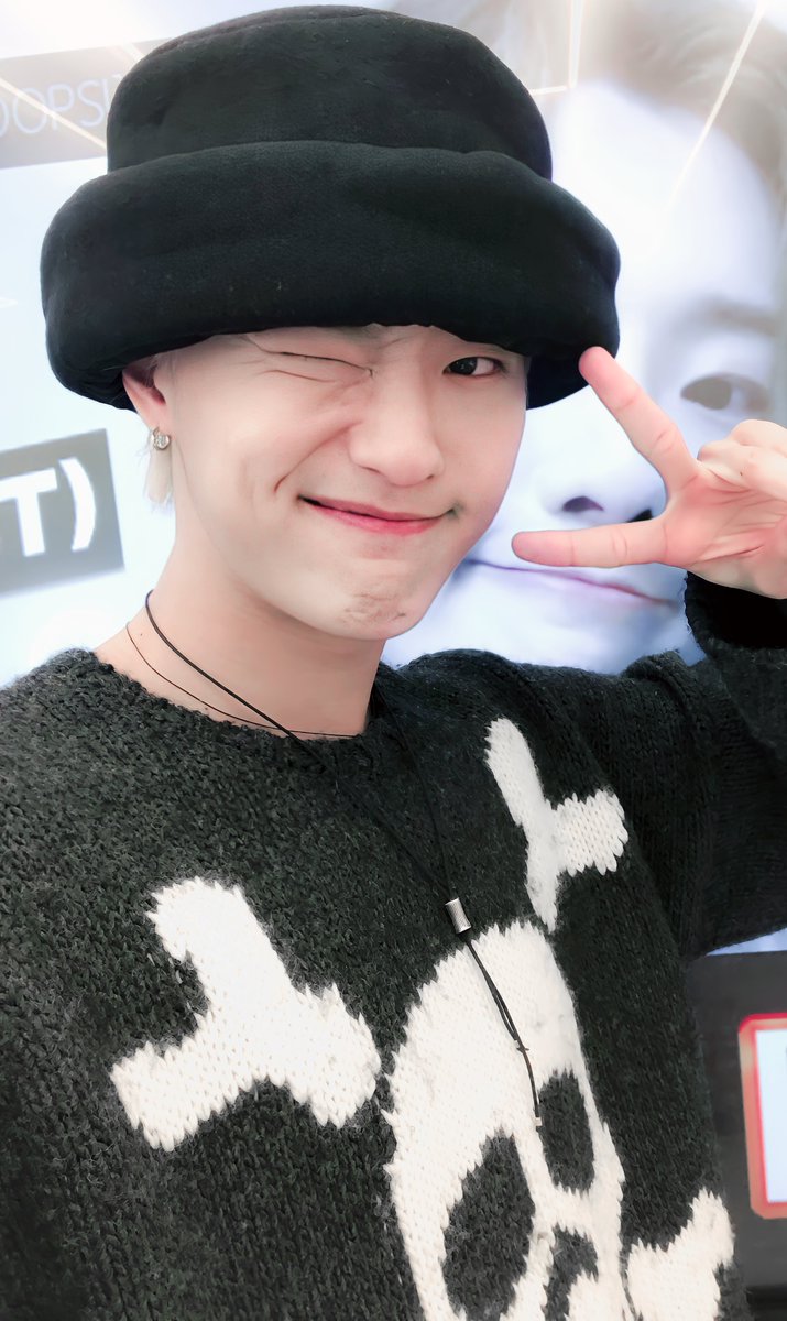Lovepalms_'s tweet photo. 백발 https://t.co/cEUd8TZf5z