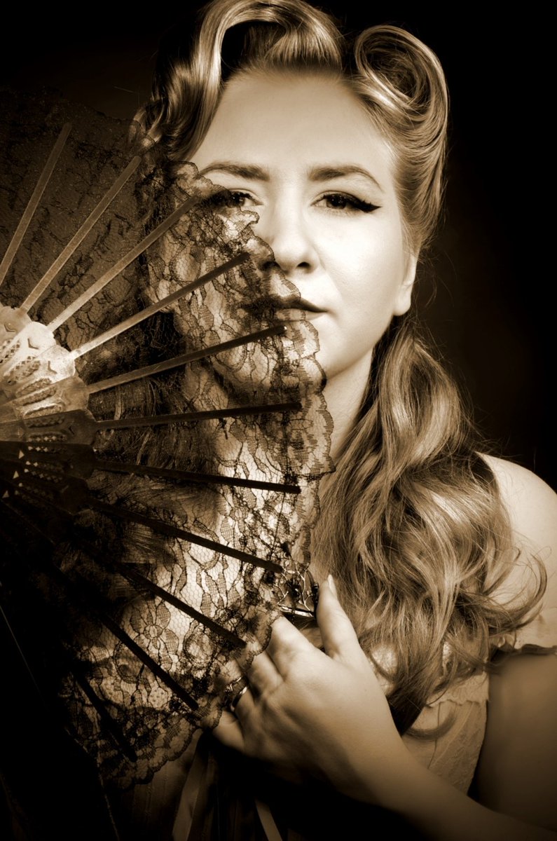 Rebbie_Reviews's tweet photo. And another from my shoot. This was part of the Victorian Boudoir set we did, which is also where my profile photo is from.
Love that hair so much. I wish I was talented enough to recreate this look for myself, I'd wear it all the time.
#photoshoot #altstudio https://t.co/DtcJUeYLb3