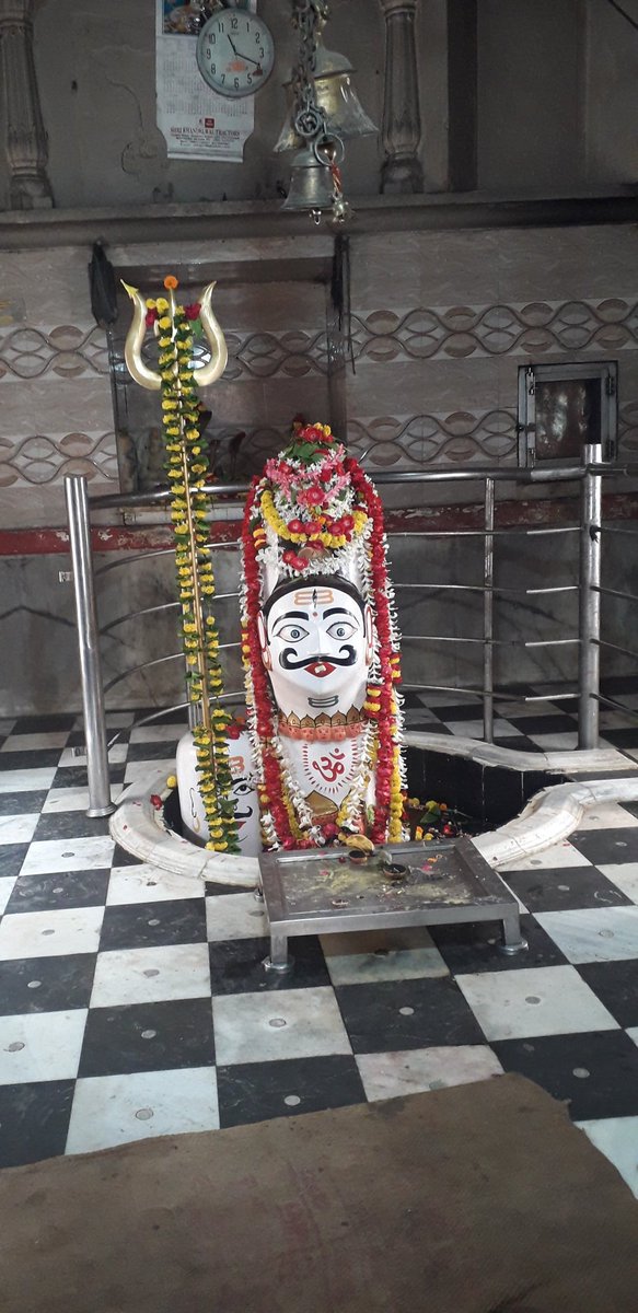 GoldenEagleView's tweet photo. #IndiaWithArnabGoswami #IndiaStandsWithArnab #IndiaWithArnab #Arnab #FreeArnabSaveDemocarcy #ArnabWeAreWithYou Baba Mahadev Bless and Bliss you More power  #ArnabGoswami #IsupportArnabgoswami #isupportrepublicmedia #RepublicWitchHunt #republicexposesparambir #RepublicFightsBack https://t.co/LRtzEMBKO0