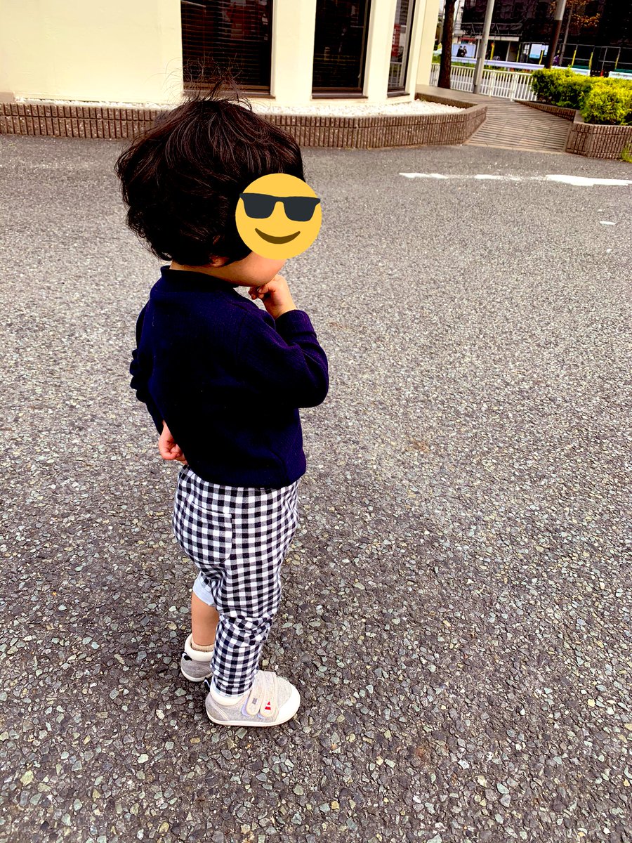 考えるポーズ