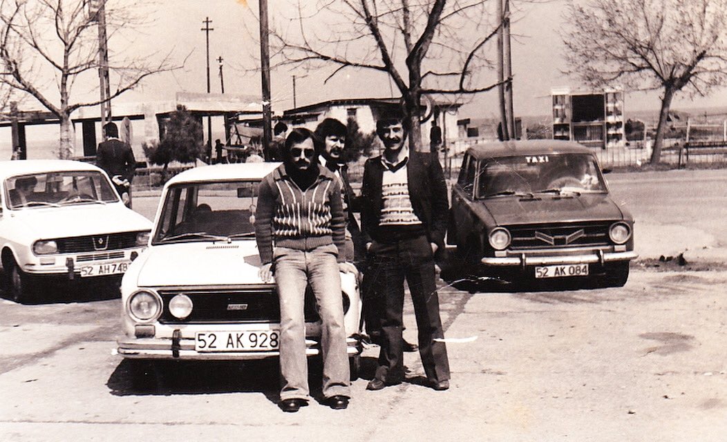 GRBZTAKS1's tweet photo. Nostalji
50 Yıldır Ordu’ya hizmet vermenin gururunu yaşıyoruz.
#gürbüztaksi 
#gürbüztaksielliyıl
#taksinostalji
#ordutaksi #ordu #cotyora 
#orduonlinetaksi
#gurbuztaksi 
#taksi https://t.co/xqnYGQBQ8S
