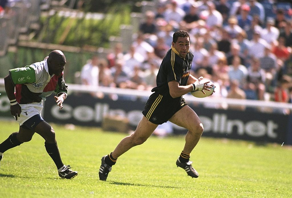 premrugby's tweet image. This time in two weeks @FalconsRugby will be BACK in the #GallagherPrem 🦅

Winners of the inaugural Premiership in 1997, they've had some pretty world-class stars since 🤩

Best player ever to don the black jersey?
