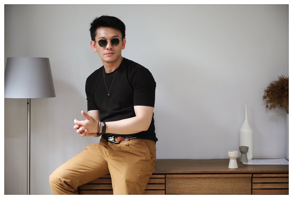 Jinnawa25102419's tweet photo. The other me 😎 #eddy2020 #eddywardrobe https://t.co/dc9UGtdf2Z