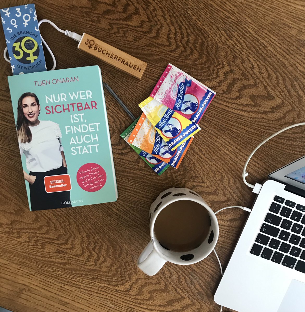 Clarissa Niermann (@clickclackboum) on Twitter photo Wachwerden mit der Jahrestagung der <a href="/buecherfrauen/">BücherFrauen</a> & Vorfreude auf die Keynote von <a href="/TijenOnaran/">Tijen Onaran</a>✨ #bfjt2020digital Wachwerden mit der Jahrestagung der <a href="/buecherfrauen/">BücherFrauen</a> & Vorfreude auf die Keynote von <a href="/TijenOnaran/">Tijen Onaran</a>✨ #bfjt2020digital
