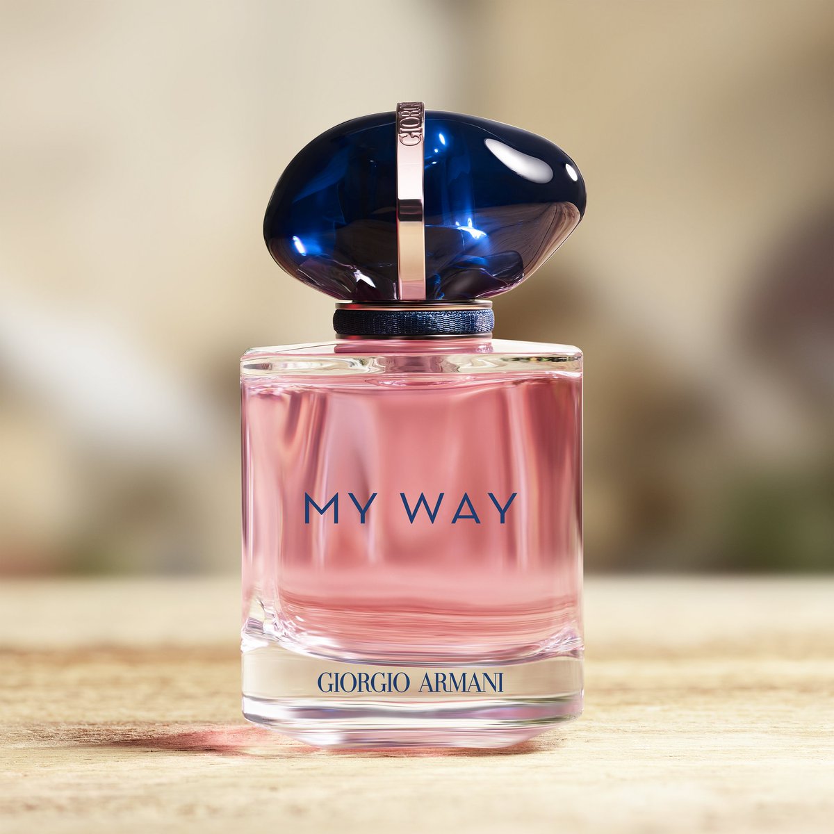 العطر الجديد من Giorgio Armani، الذي يجسّد الذكريات الأعزّ إلى قلبك.

يجمع عطر MY WAY بين النفحات الساطعة والزهريّة، ويدعوكِ إلى تقبّل نفسك بفرادتها واتّباع المسار الخاص بك.
bit.ly/2GroiSX
#FacesBeautyMiddleEast #Faces #LiveYourBeauty #وجوه #ArmaniBeauty #ArmaniMyWay