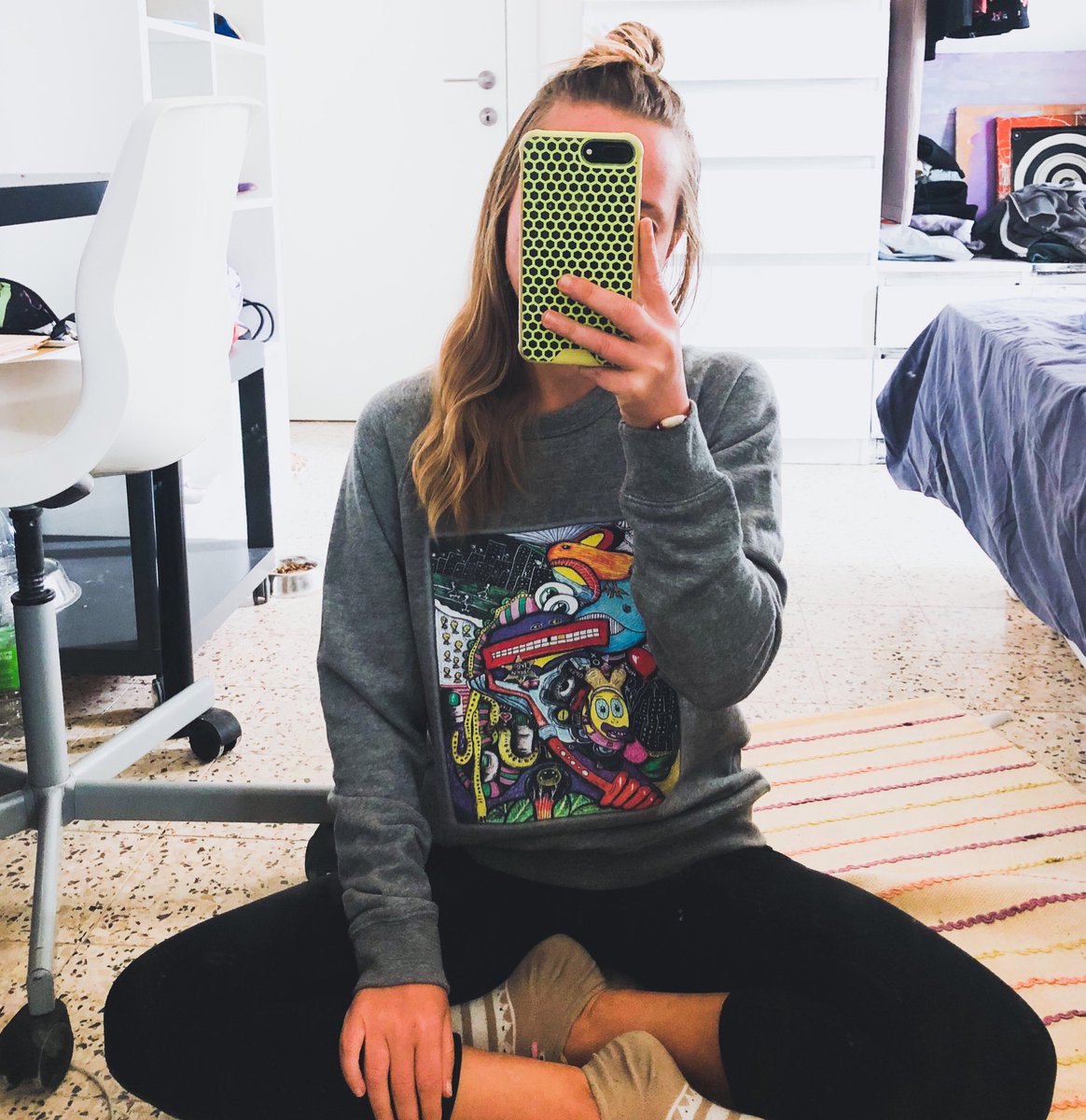 anna66sav's tweet photo. https://t.co/StHWINxeA6 #art #artwork #create #O #apparel #annasavart #artprint #gooday #handdrawing #redbublle #printing 💜🤩 https://t.co/9ksHt5tbNj