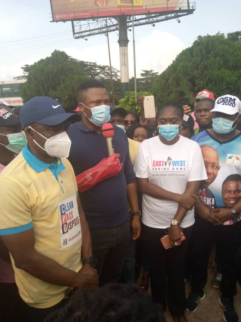 ace1yesboss's tweet photo. Edo youths clean up streets, major towns ahead of Obaseki’s inauguration, 2020 Alaghodaro

Youths in Edo State in the early hours of Saturday embarkeed on a state-wide clean-up exercise as part of events lined up for the inauguration of the Edo State...

https://t.co/Va6sQ2aExZ https://t.co/nz4FAUnzxw