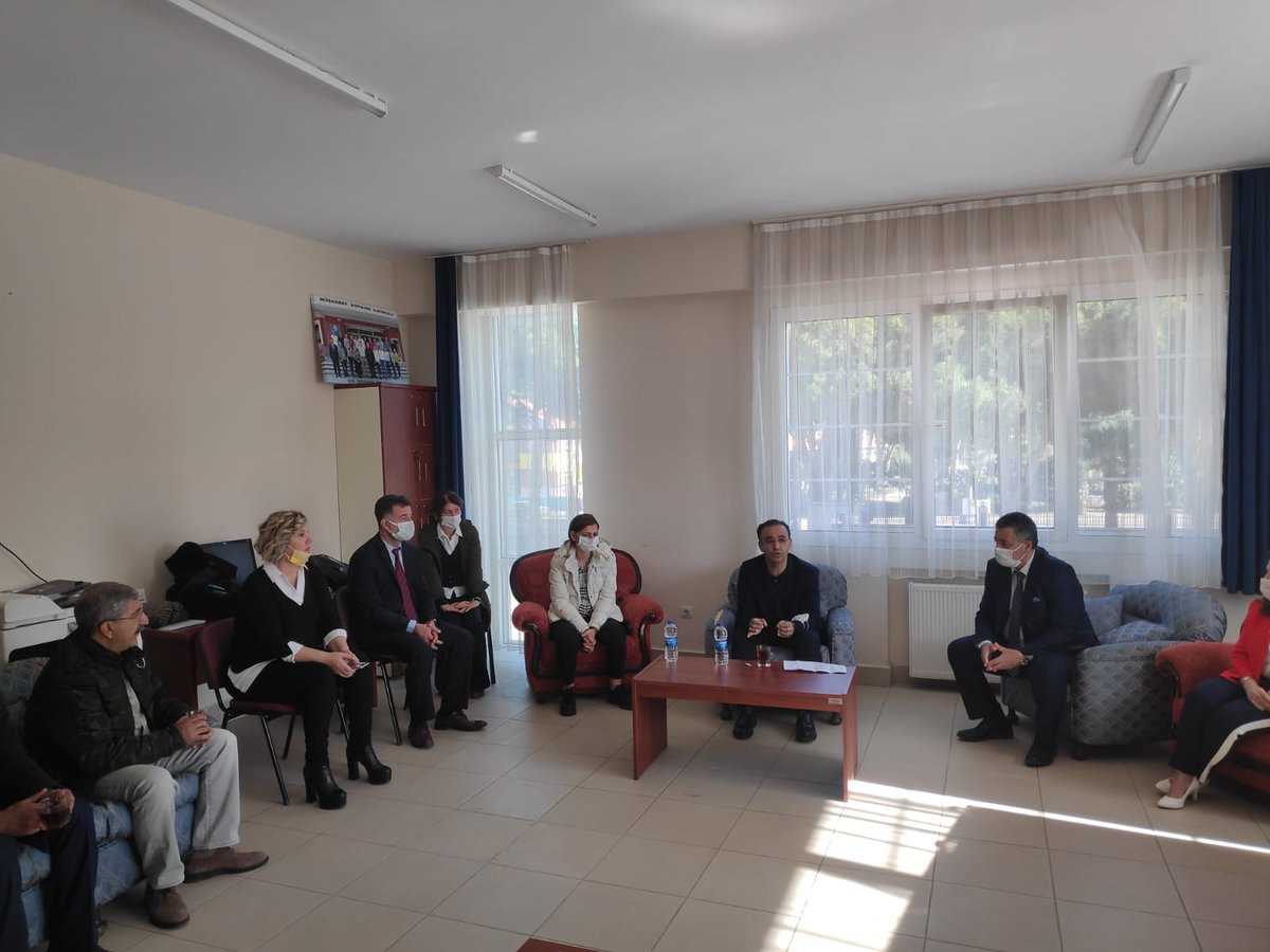 Milli Eğitim Müdürümüz Dr. Ömer Yahşi Seferihisar Müşerref Hepkon İlkokulu'na Geçmiş Olsun Ziyaretinde  Bulunarak, Öğretmenlerimiz ile Bir Araya Geldi.

<a href="/ziyaselcuk/">Ziya Selçuk</a> <a href="/yskosger/">Yavuz Selim KÖŞGER</a> <a href="/yahsiomer/">Dr. Ömer YAHŞİ</a>