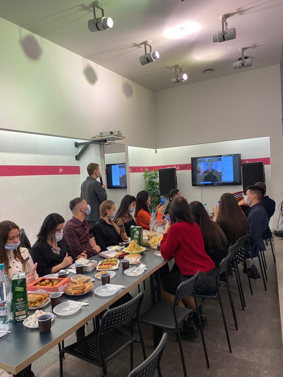 4 ноября в рамках программы проекта «Мы Едины» состоялся прямой эфир с молодежными правительствами республик Татарстан, 
Башкортостан, Чувашии, направленный на межрегиональное взаимодействие в сфере молодежной политики🇷🇺

#МыЕдины
#молправ63 
#молодежь63 #МолодежьСамарскойОбласти