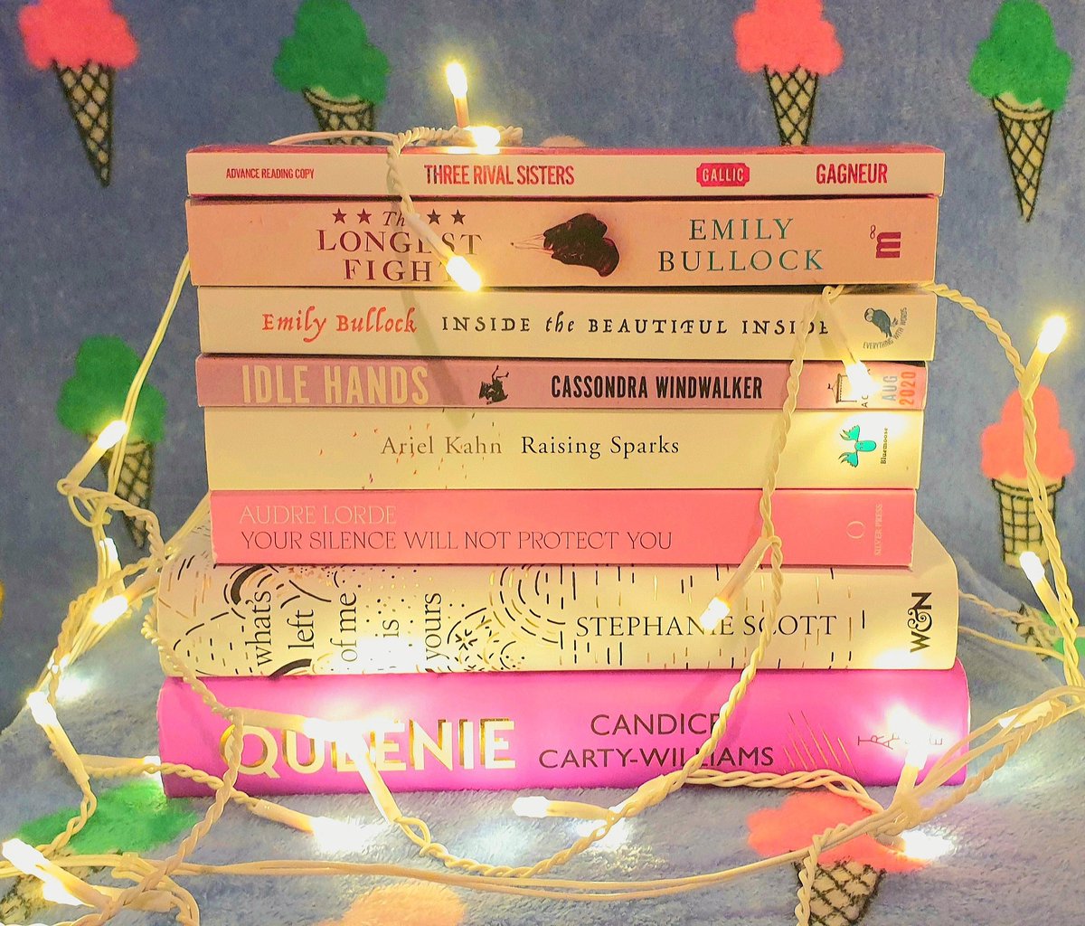 elspells13's tweet photo. #stacksaturday #marshmallowstack #yummybooks
https://t.co/hpbwqyAiS9 https://t.co/YqIhkOwlJa