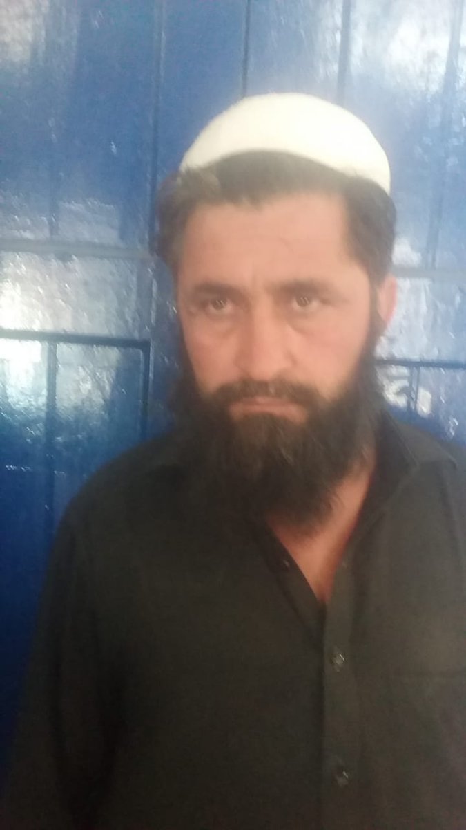 Mfakharkakakhel's tweet photo. ہنگو کے تحصیل ٹل میں 3 سالہ بچی زلیخہ بے دردی سے قتل،
ورثا نے شیر محمد افغان مہاجر پر دعویداری کی،نامزد ملزم گرفتار،5/6 سال قبل دونوں فریقین کے درمیان لڑائی بھی ہوئی تھی۔
مزید تفتیش جاری ہے۔پولیس
@IMMahmoodKhan
@kamrankbangash
@tariqafaq
@lehaz
#childprotection #SaveChildLife https://t.co/jEEoYZ1QZx