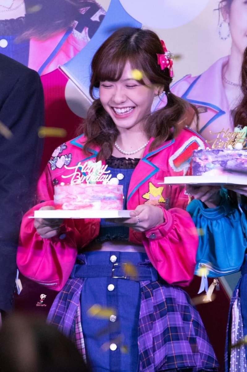 OtaSouthern48's tweet photo. ได้มาซะทีน๊า​ คิดถึงจังเลย🐸💕

Road​Show​ Hatyai​ [07.08.20]

#NoeyBNK48
#HeavyRotationTh
#NoeyLyra
#BNK48​ #Lyra https://t.co/vk1XvLvgxs