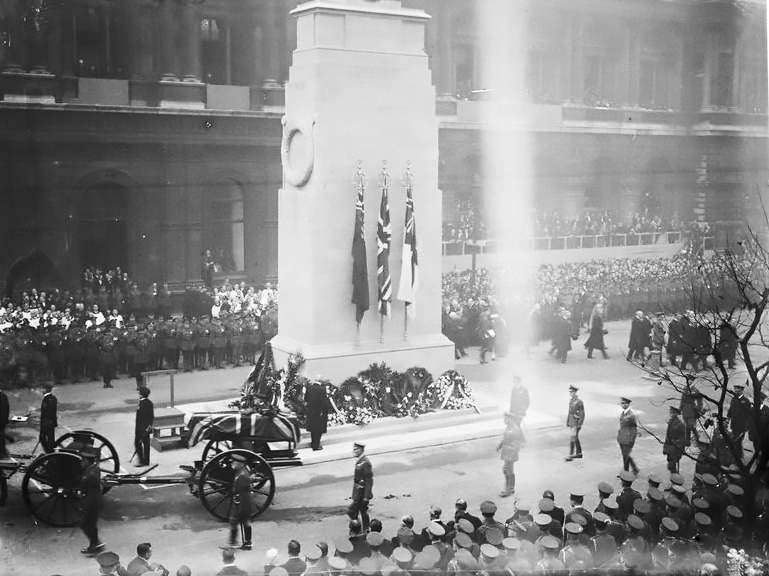 The Cenotaph in London was unveiled by His Majesty King George V on 11 November 1920, at the same time the Unknown Warrior was laid to rest, at the request of Prime Minister Lloyd George. ▸ ssaf.as/unknownwarrior #UnknownWarrior100 #ArmisticeDay