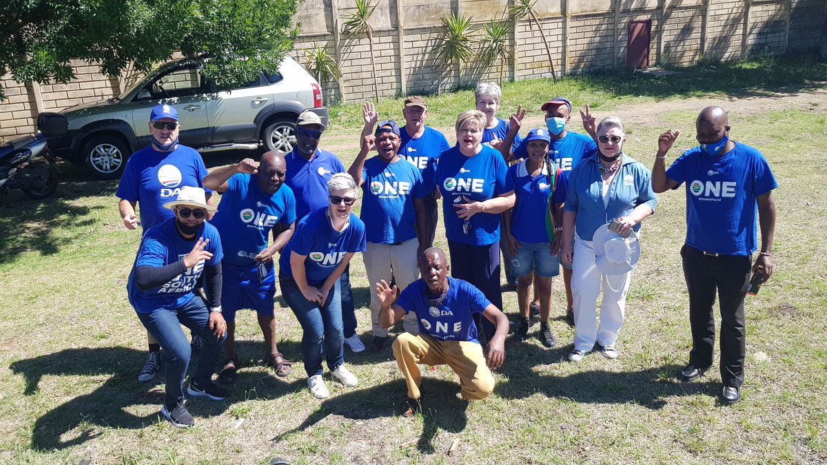 tlmlotshwa's tweet photo. @DA_Mpum councillors and activists preparing for a #BlueWave in ward 30 Govan Mbeki Constituency with @JamesMasango. @Our_DA .#KeepYourWardDA #NovByElection #IEC #LetsFixThisTogether #WeAreStrongerTogether https://t.co/VjBfEkM11L
