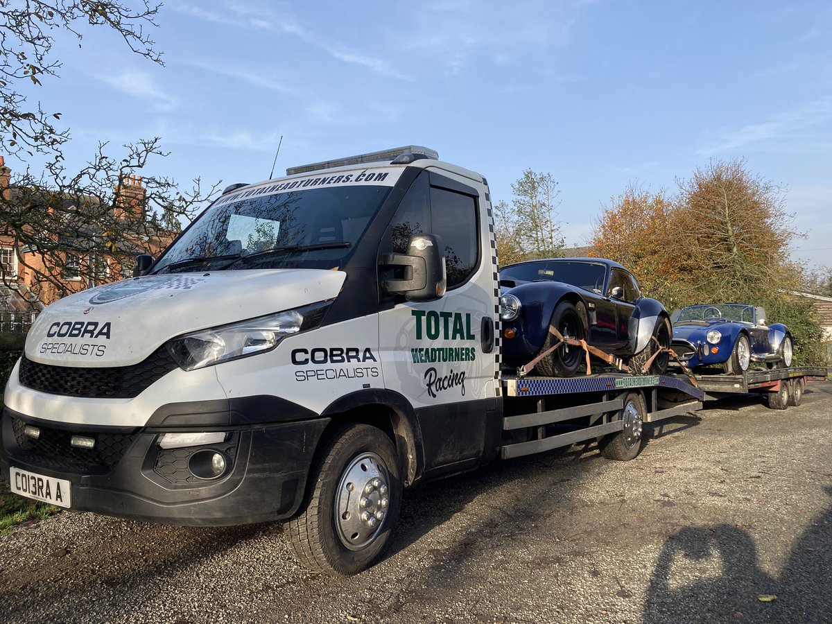 TotalHeadturner's tweet photo. Two Cobras on there way this morning https://t.co/OWBXuJIZZU what a great lockdown delivery #cobras #cobratransport #ramcobra #daxcobra @cobratransport @cobras @specialdelivery @lockdowndelivery @dreamdelivey @twoorone @doublebubble https://t.co/SJC9s0NtMf