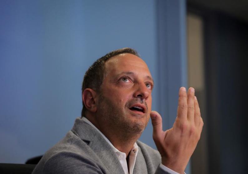 أولا دعونا نتعرف على الشركة الأمريكية سيترون للأبحاث كسبت سمعة واسعة منذ تأسيسها عام 2011، أصدرت أكثر من 150 تقرير مفصل لكشف احتيالات بالشركات المدرجة. أحد أكبر دوافعها هو دعم الشفافية وكذلك جني الأرباح نظير عملياتها بالبيع على المكشوف. مؤسسها المستثمر وال"محقق" Andrew Left