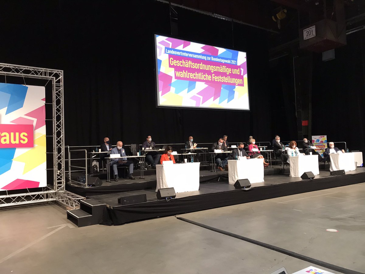 kadrheinpfalz's tweet photo. An alle Nerds, die den Blick nicht von @cnnbrk wenden können. In #Mainz ist heute eine andere @election #fdprlp https://t.co/bsIYnbqF0H