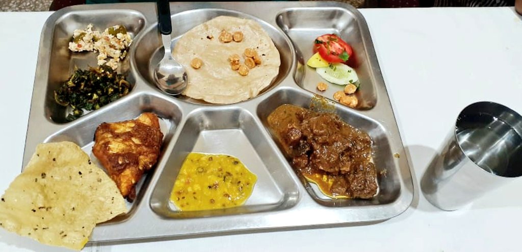 mausamii2u's tweet photo. #NotMyPlate 😎 #Bihar #Machari #Mutton https://t.co/XhP408vpTA