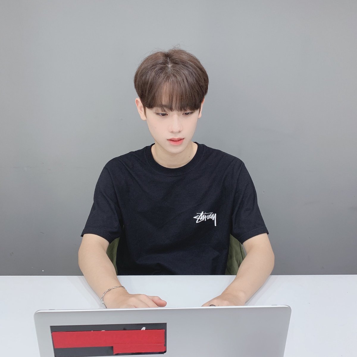 OfficialC9ent's tweet photo. [#금동현]
금랑단 수강생 여러분❣️
동현이와 함께한 온라인 클래스 모두 출첵 하셨죠❓
결석은 안돼요😉

#KEUMDONGHYUN #Vlog https://t.co/wejMxELwnW