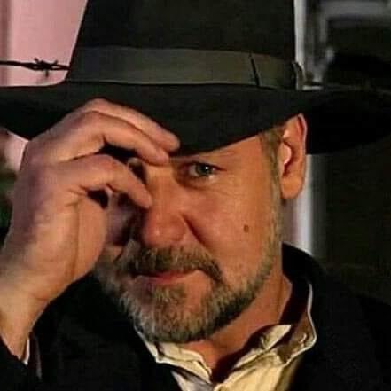 RussellCrowePR's tweet photo. ¿Será normal que extrañe a @russellcrowe sin nunca haberlo conocido en persona? #RusellCrowePR 💚🔥❤️
#russellcrowefans 
Is it normal that I miss #russellcrowe without having met him in person? #misshim 😍😘🔥💞 #russellcrowePRFans https://t.co/wFOFc6EgNM