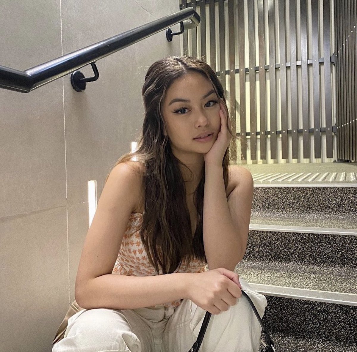allforashdlm's tweet photo. why u like that lovely girl😩 https://t.co/nV31bJx1Ln